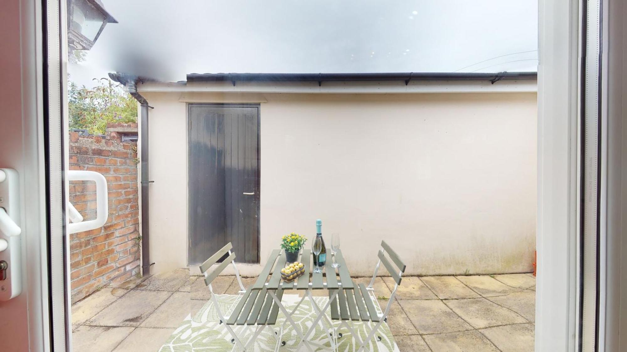 Cosy Cardiff Apartment And Patio Kültér fotó